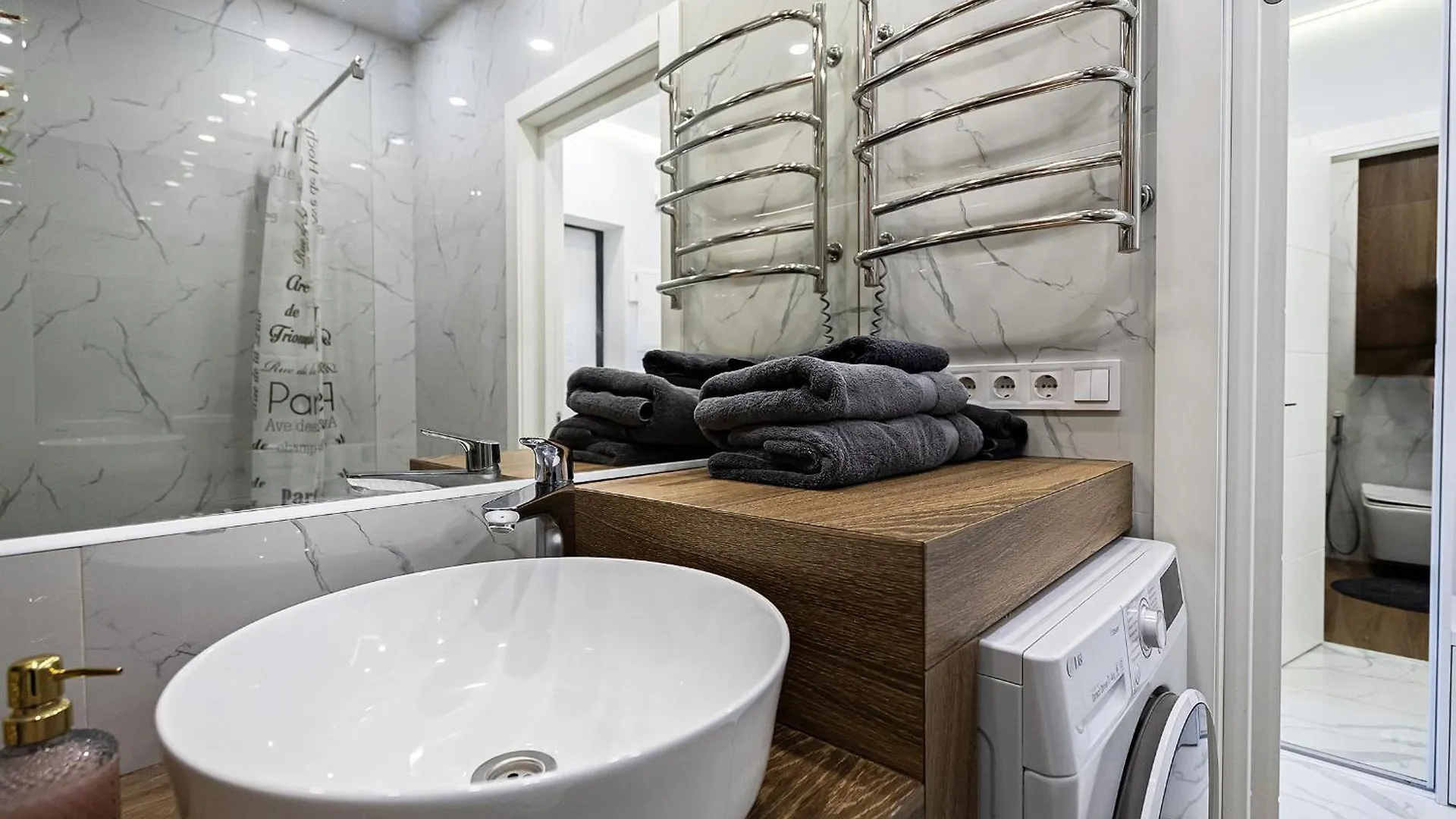 Ferienwohnung Victory Elegant Studio Kiew